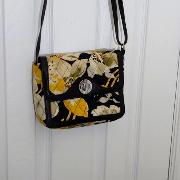 EUC * VERA BRADLEY * BLACK/YELLOW FLORAL HANDBAG * CROSS BODY * ADJUSTABLE STRAP - Picture 3 of 9